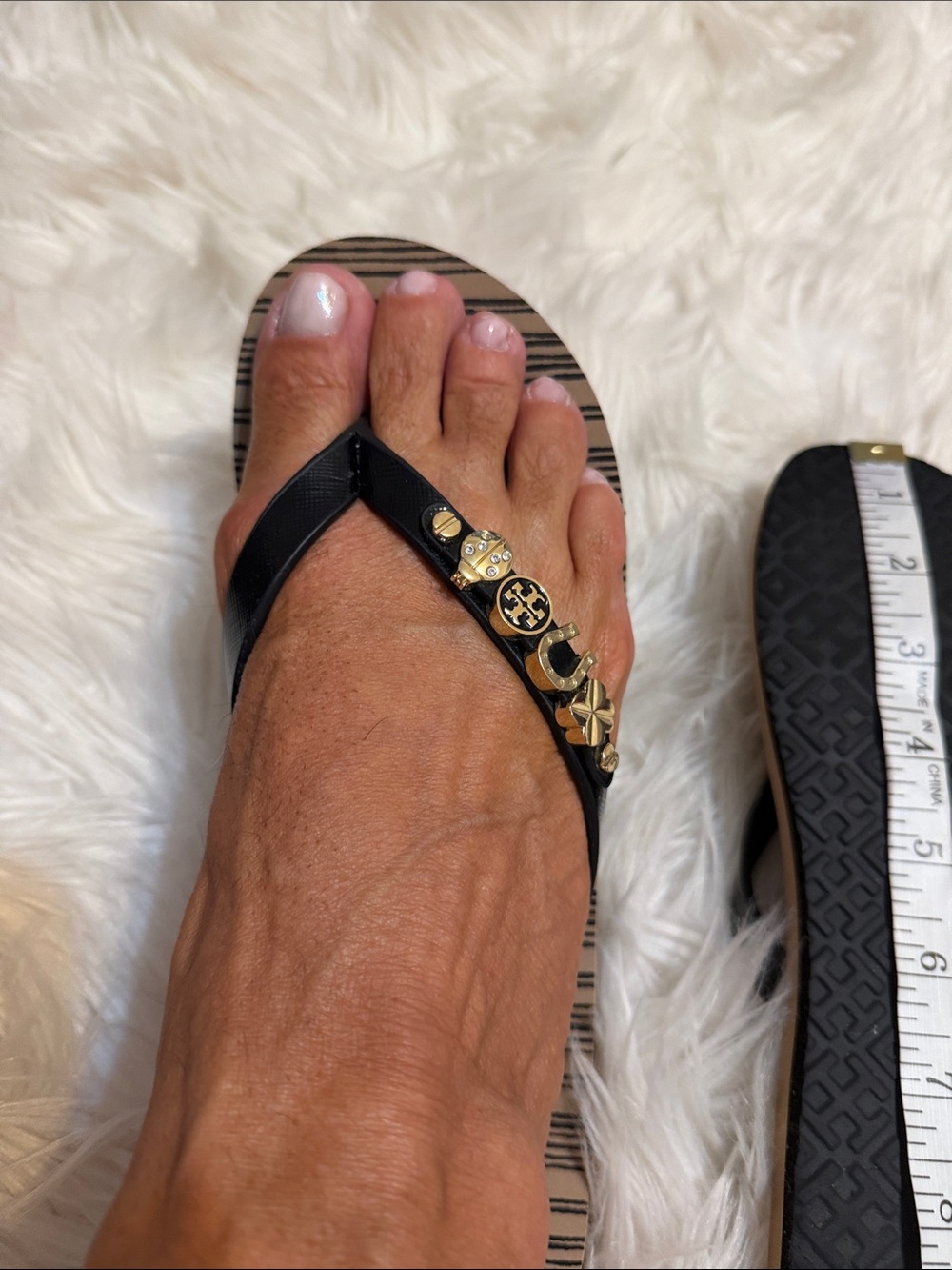Tory Burch Black Striped Footbed Flip Flop Sandals with Gold Accents Sz 9 - Picture 14 of 14